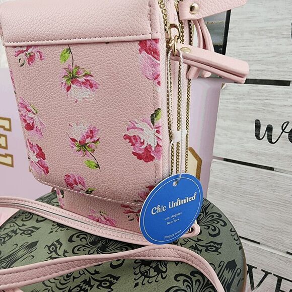 ๐โNWT Ch!c Unlimited Pink Floral Travel Wallet ID Case 8"h x 5L" x 3โw #7250 ๐ - Picture 4 of 7